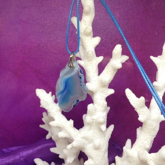 Handmade Blue Onyx Agate Slice Pendant Necklace on Waxed Cotton Cord - Picture 5 of 10